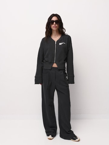 FEMSSY Sweatshirt i grå