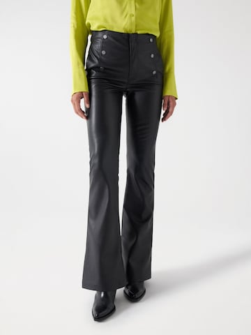 Salsa Jeans Flared Broek in Zwart: voorkant
