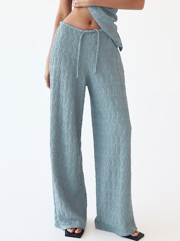 Pull&Bear Wide Leg Hose in Blau: Vorderseite