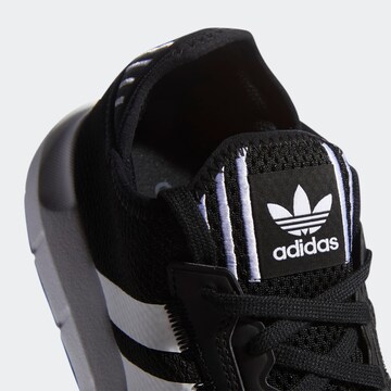 ADIDAS ORIGINALS Σνίκερ χαμηλό 'Swift Run X' σε μαύρο