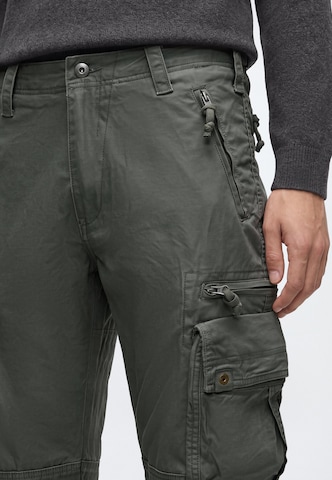 Vintage Industries - regular Pantalón cargo 'Rico' en verde