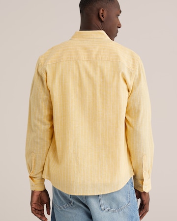 WE Fashion Tavaline suurus Triiksärk, värv kollane