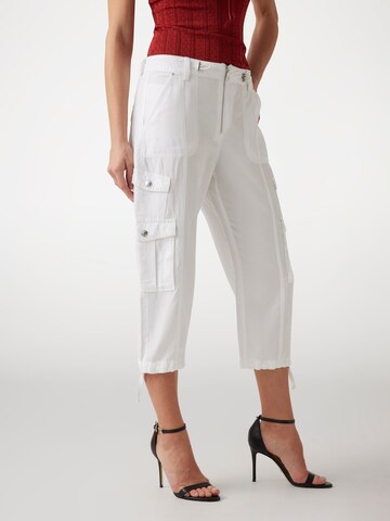 GUESS Regular Cargo Pants in White: front