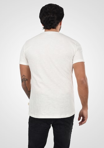 BLEND - Camiseta 'Florens' en blanco