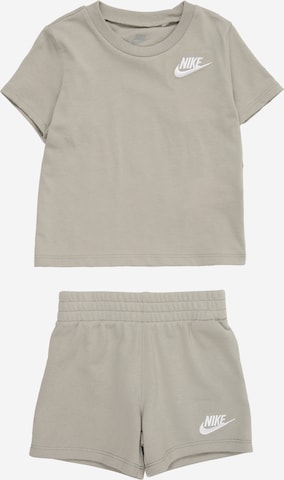 Nike Sportswear Set 'CLUB' in Groen: voorkant