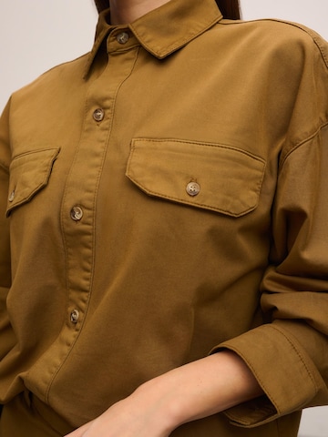 ORIMEI by Victoria Swarovski Μπλούζα σε καφέ