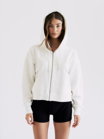 RÆRE by Lorena Rae Zip-Up Hoodie 'Cay' in White: front
