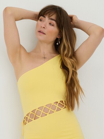 ABOUT YOU x Sofia Tsakiridou Dress 'Alma' in Yellow: front