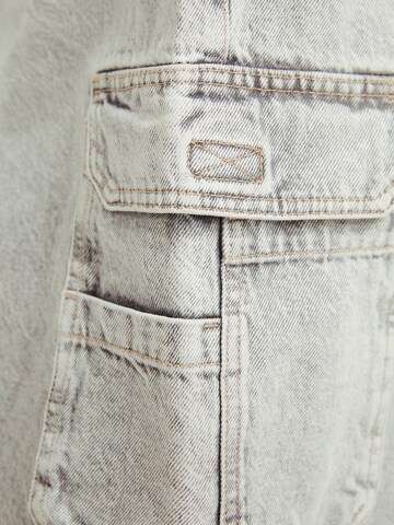 Bershka Loosefit Jeans in Grau