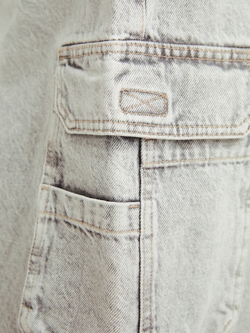 Bershka Loosefit Jeans in Grau