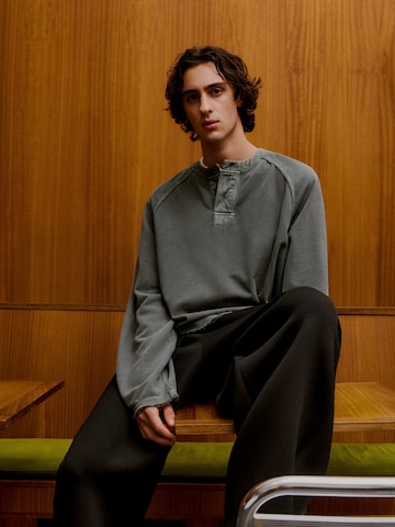 Bershka Tričko - Sivá
