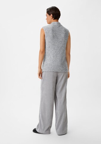 Pull-over COMMA en gris : derrière