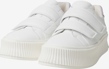 Sneaker low de la NEWD.Tamaris pe alb