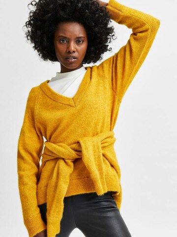 SELECTED FEMME Sweater 'SLFLulu' in Yellow
