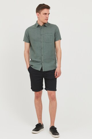 !Solid Regular Chino in Zwart
