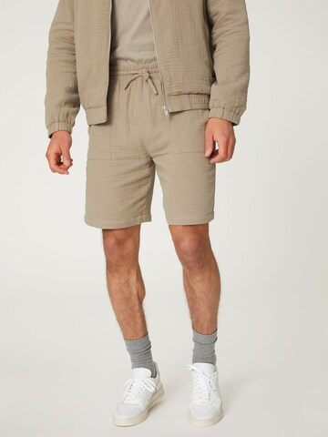 DAN FOX APPAREL Regular Shorts 'Yasin' in Braun: predná strana