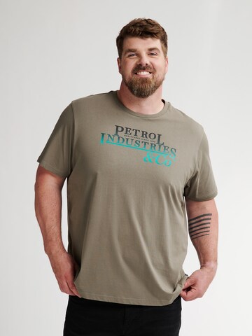 Petrol Industries T-shirt i grön: framsida