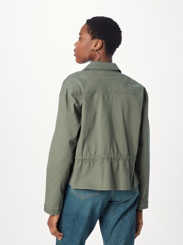 ABOUT YOU Between-season jacket 'Sari' in Green