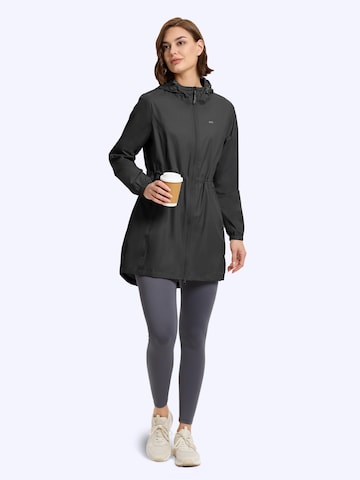 33,000ft Raincoat in Black