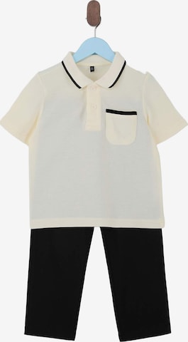 Trendyol Setti värissä beige: etupuoli