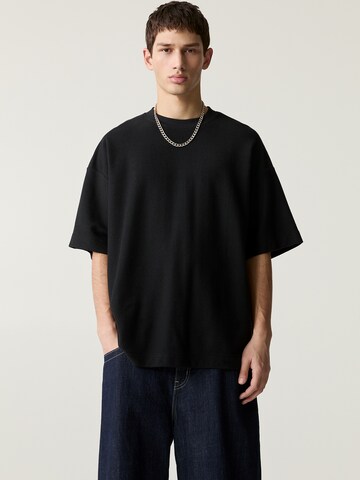 Tricou de la Pull&Bear pe negru: față