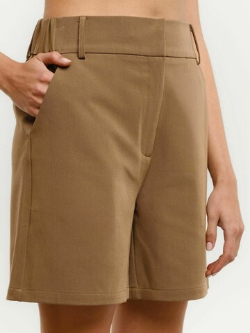 Pantalon ' FREDDY ' Liberte Essentiel en marron