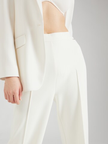 Wide Leg Pantalon à plis Calvin Klein en blanc