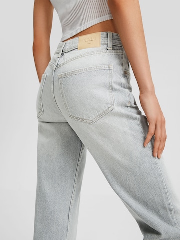 Bershka Regular Jeans in Grau