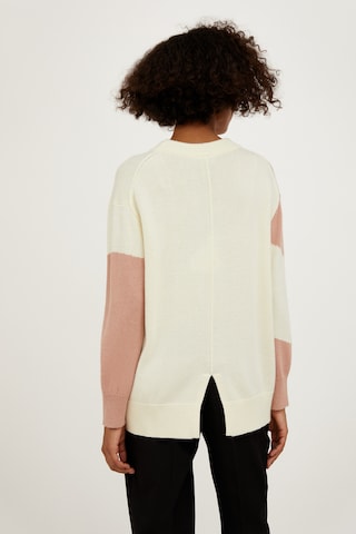 Finn Flare Pullover 'Soft Floral' in Beige