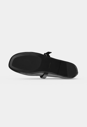 Ballerines à lanières Calvin Klein en noir