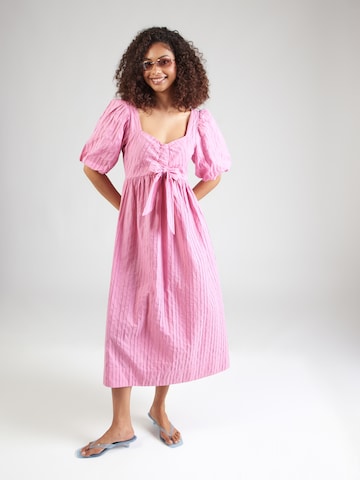 Rochie de la YAS pe roz
