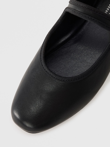 Madden Girl Rihmaga baleriina 'Jewelll', värv must