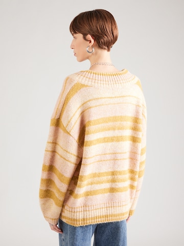 Monki Oversized sweater in Yellow