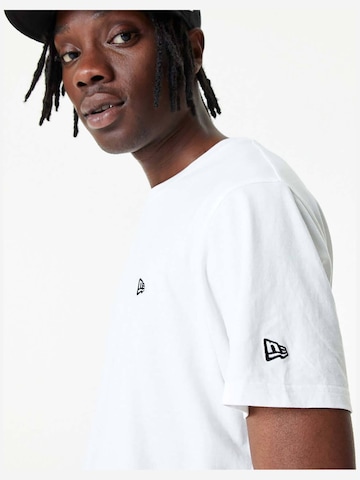 NEW ERA Shirt 'New Era Essential' in Wit