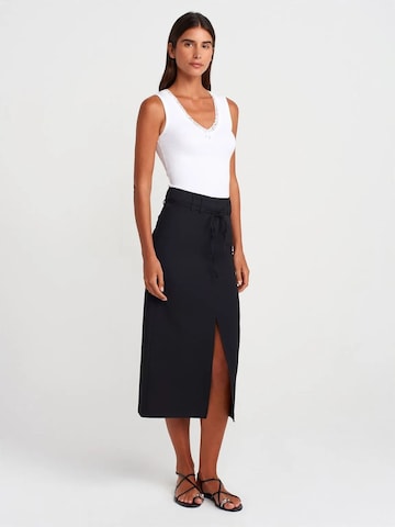 Dilvin Top in White