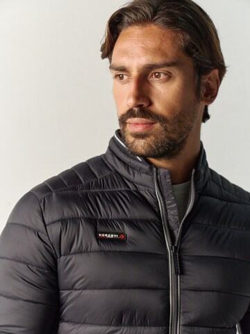 KOROSHI - Chaqueta de entretiempo en negro