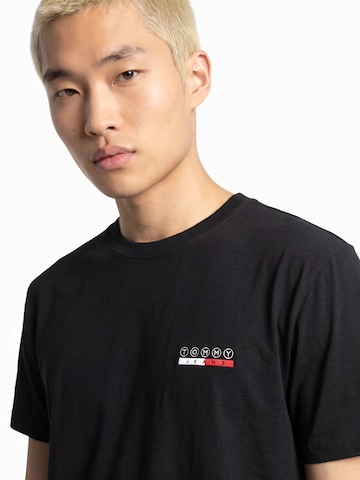 Tommy Jeans Тениска 'DNA' в черно