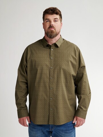 Coupe regular Chemise Petrol Industries en vert : devant