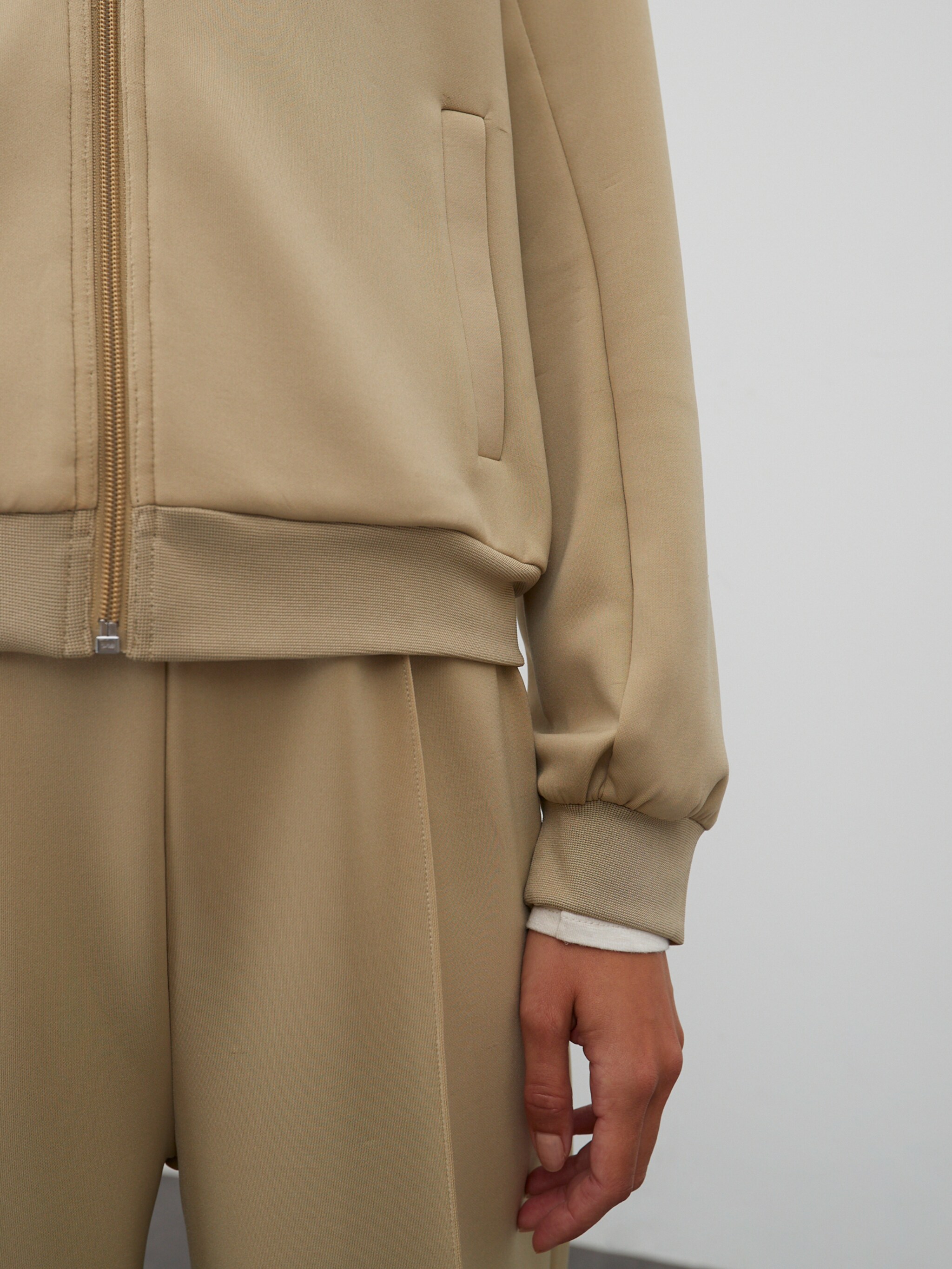 EDITED Productos Sudadera con cremallera 'Xenia' caqui