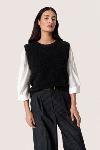 SOAKED IN LUXURY Sweater 'Amaris' in Black: front
