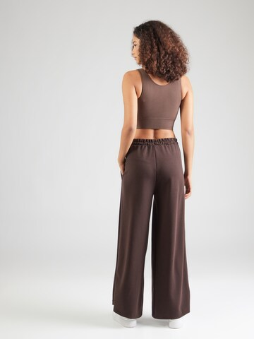 ADIDAS ORIGINALS Wide leg Παντελόνι πλισέ σε καφέ
