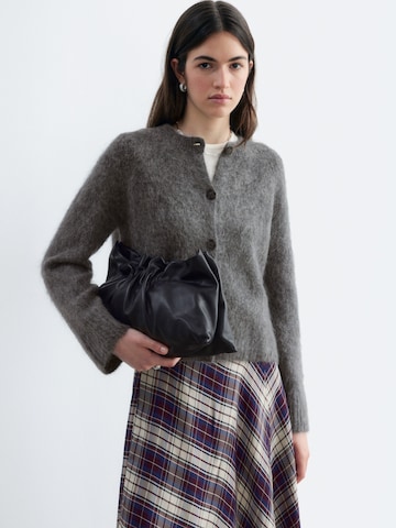 Cardigan & Other Stories en gris : devant
