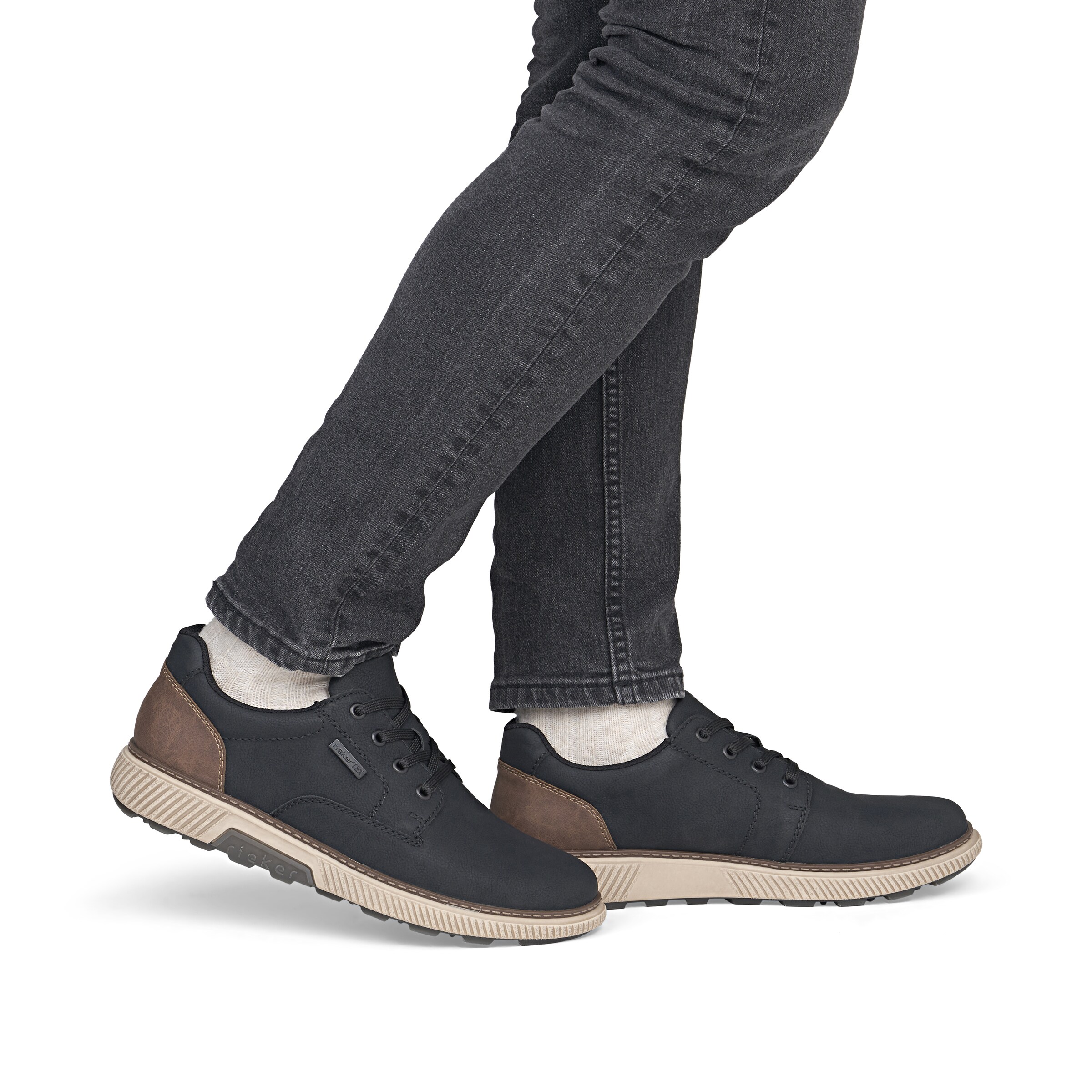 Chaussure de sport à lacets Rieker en noir