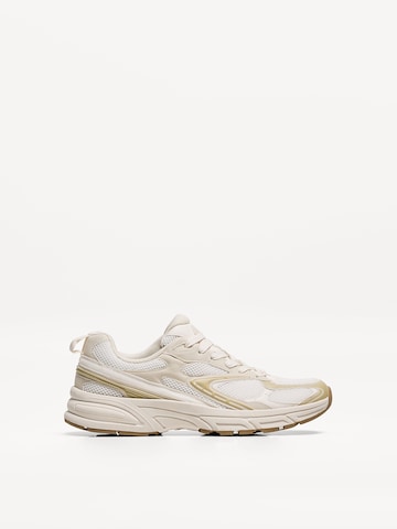 Bershka Sneakers laag in Gemengde kleuren