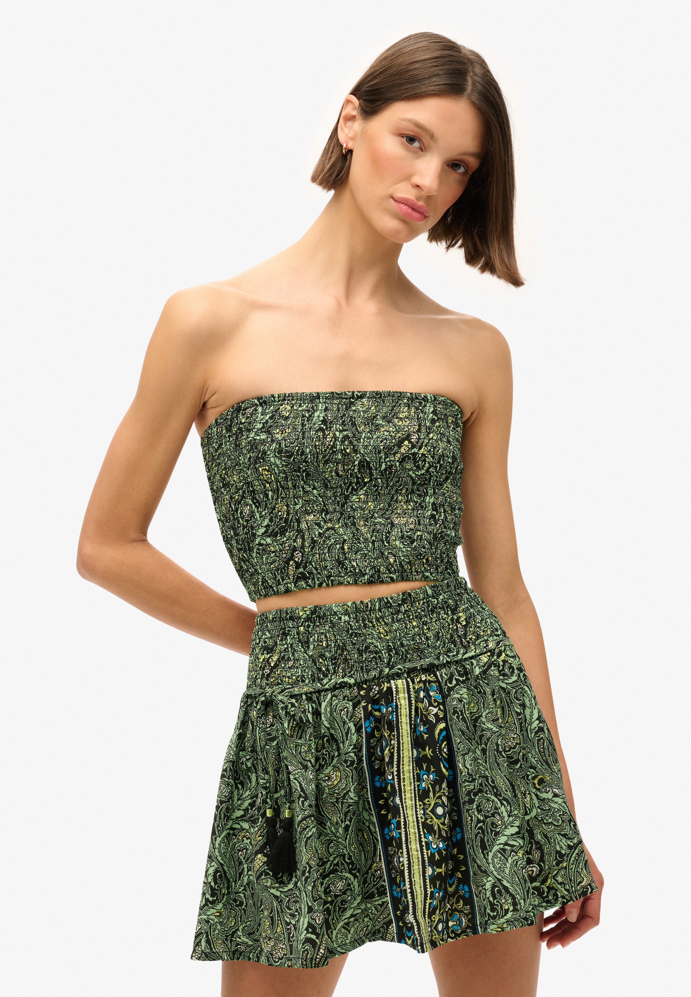 Superdry & Co Skirt in Green: front