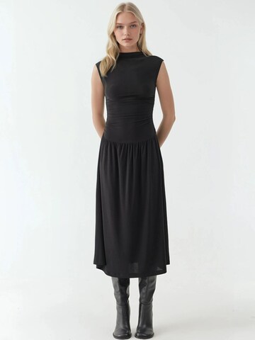 Hiccup Kleid in Schwarz
