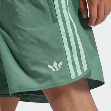 ADIDAS ORIGINALS - regular Pantalón 'Sprinter' en verde