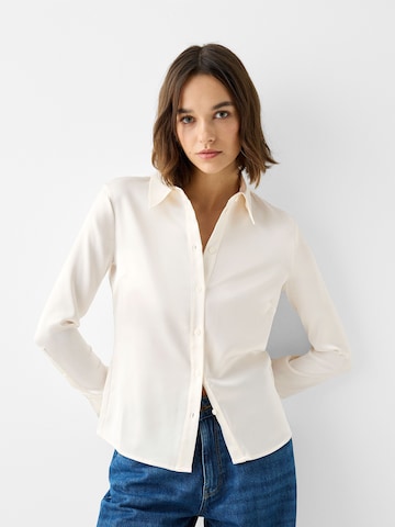 Bershka Blouse in Wit: voorkant