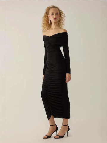 Hiccup Kleid in Schwarz
