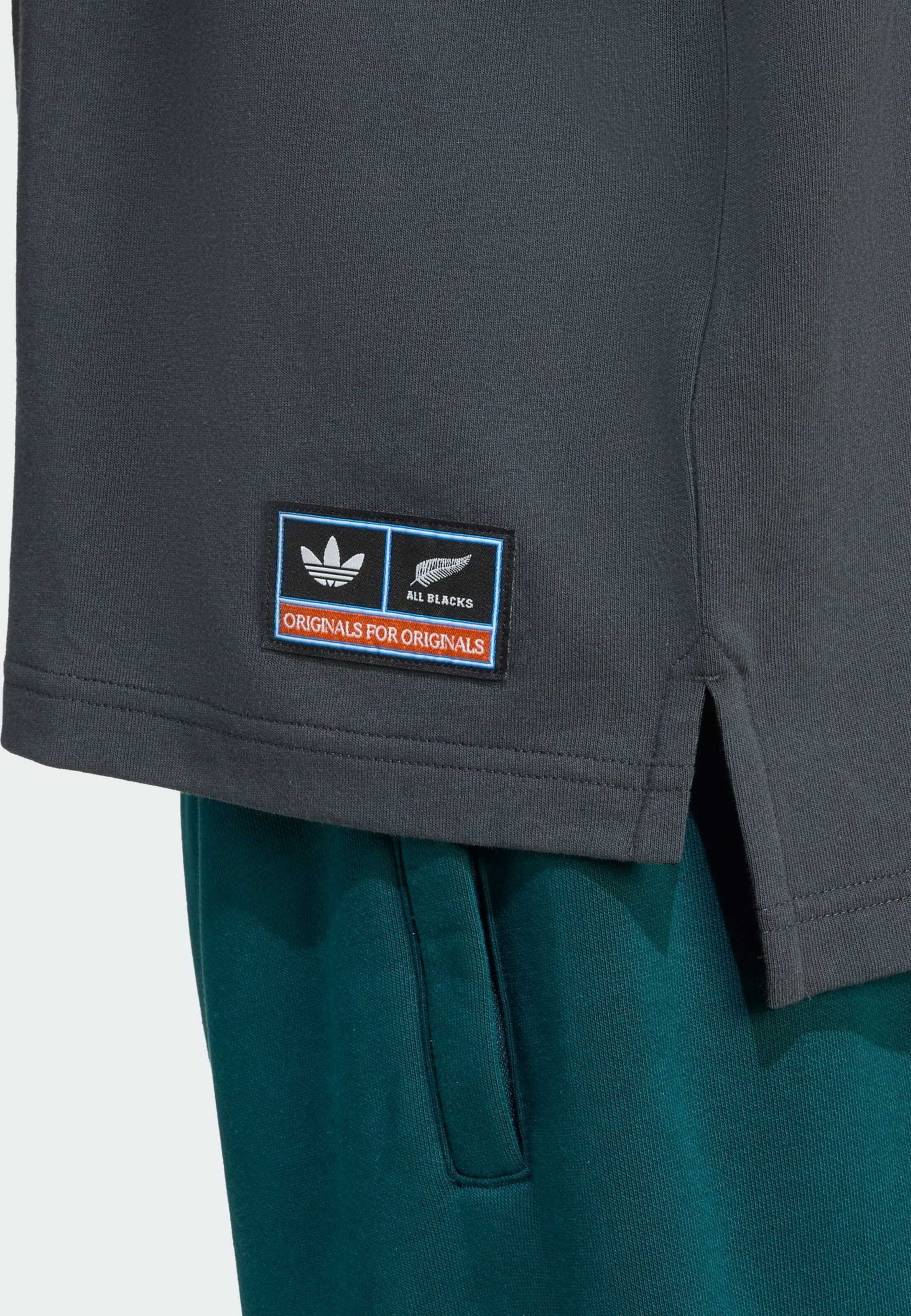 ADIDAS ORIGINALS Tricou 'Adidas Originals & All Blacks' pe Gri